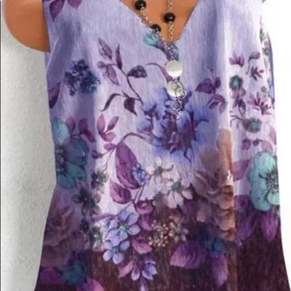 3/10 NEW floral v-line blouse